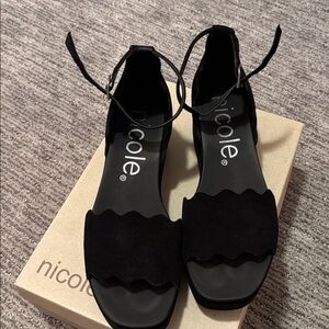 Nicole Elegant Black Sandals